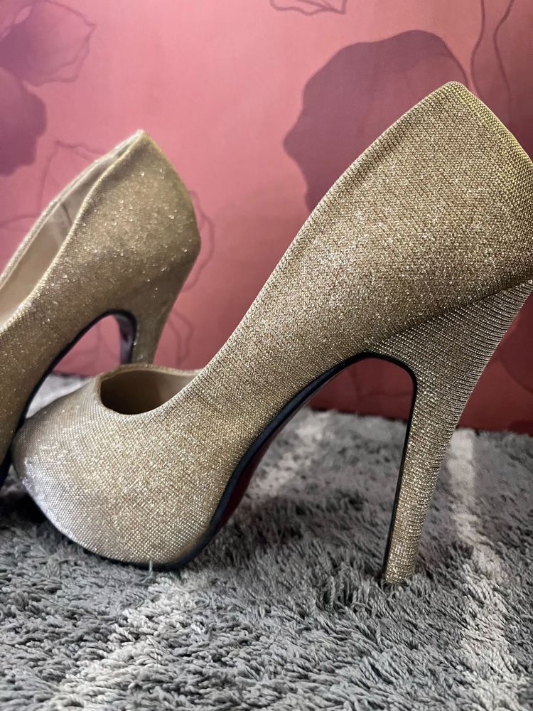 Peep Toe Platform Heels