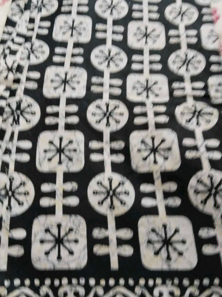 Selling Fast AVAILABLE Pure cotton suit set Batik