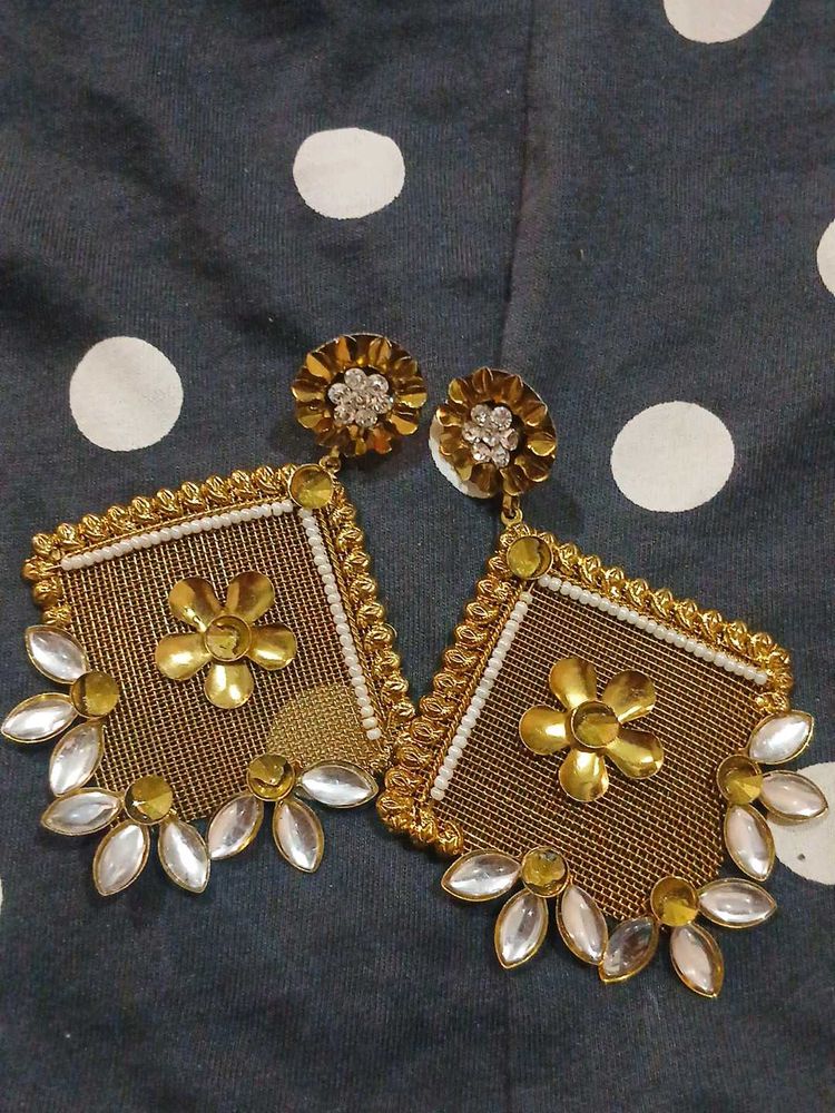 Exquisite Gold Dangle Earrings with Stone Embellis