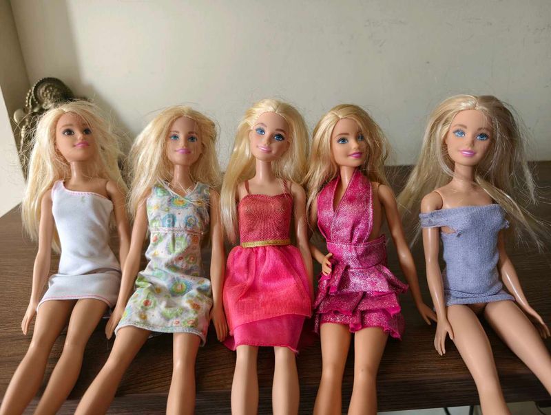 Set of 5  barbie Blonde Fashion Dolls