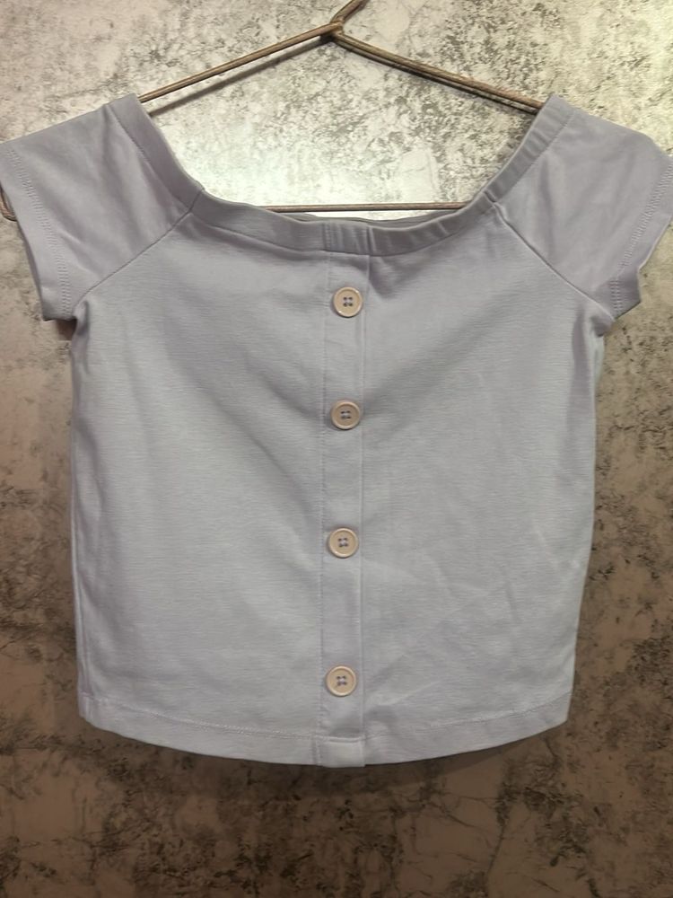 On/Off-Shoulder Button-Up Crop Top