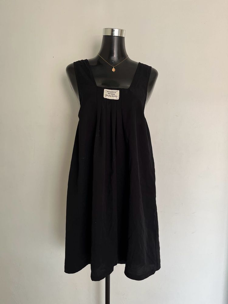 Black A-line Square Neck Dress with open back