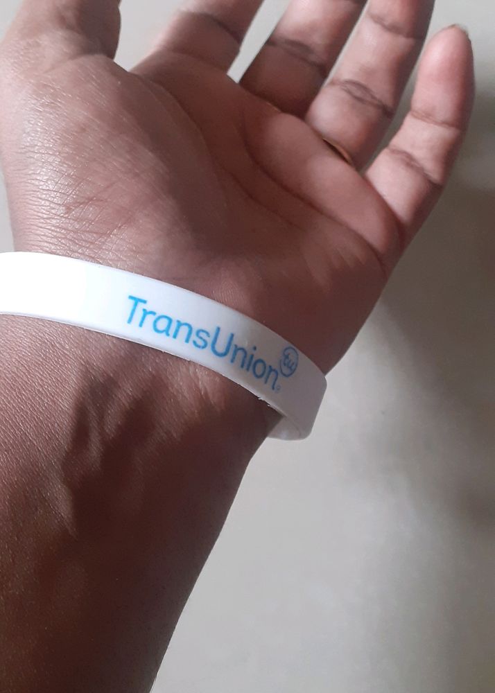 🆕️🆕️ White wrist band