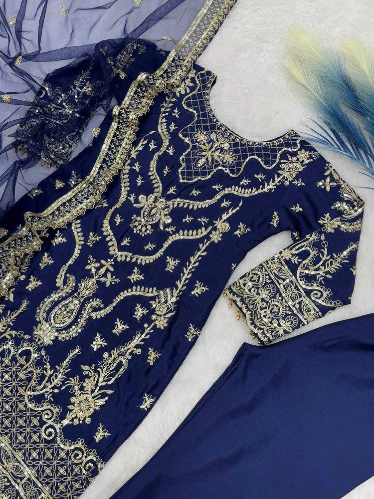 Exquisite Navy Blue Embroidered Kurta Set