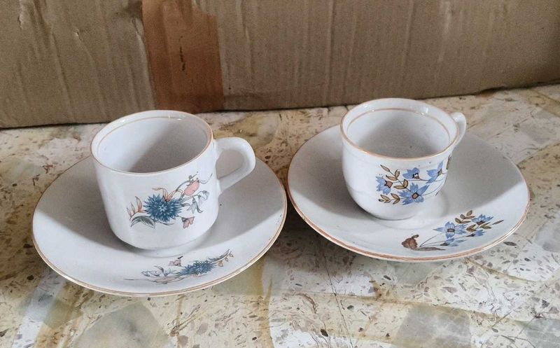 set of 2 Vintage Floral Coffee Cups &amp; Saucers