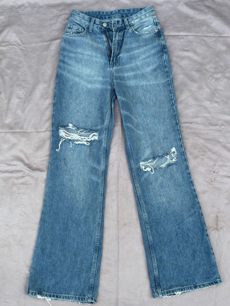 Distressed Wide Leg Jeans