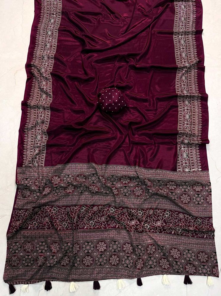 FESTIVAL 🧧 🪔 SELL Elegant Maroon Silk Saree with