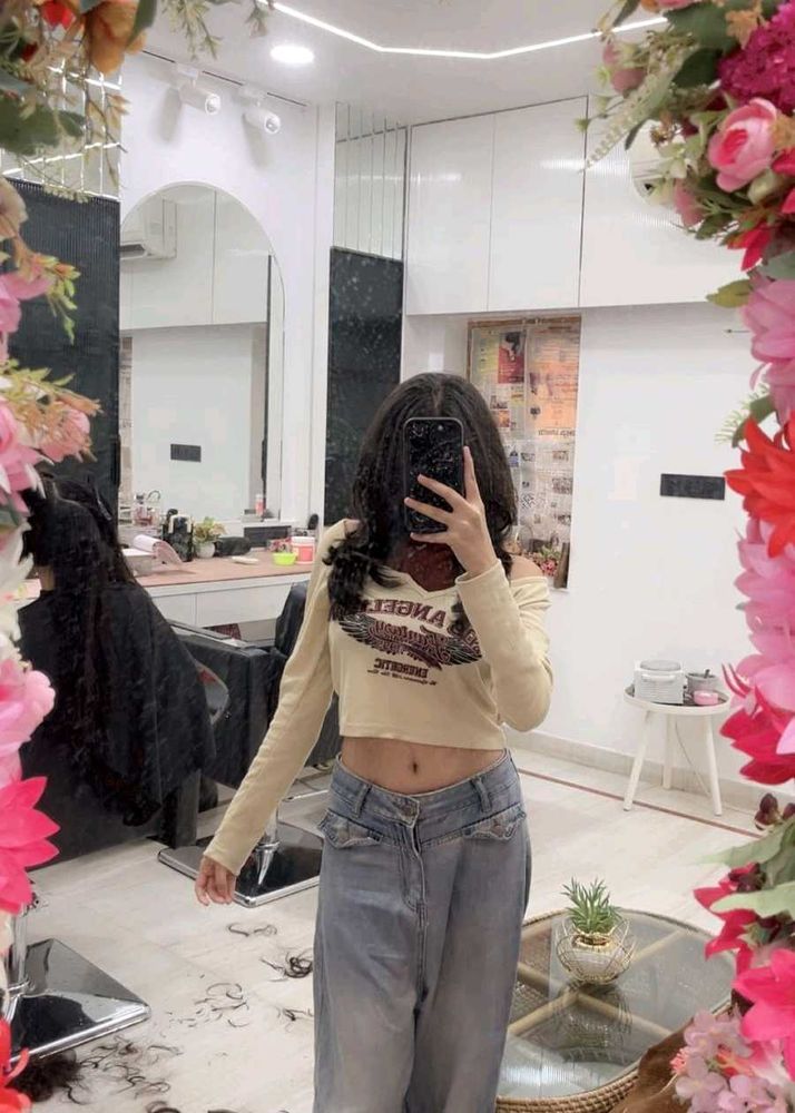 Graphic Print Cropped Long Sleeve Top