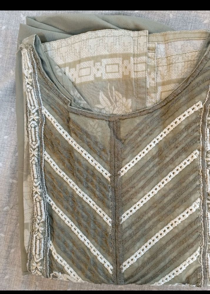 Beautiful Pakistani Cotton Suit