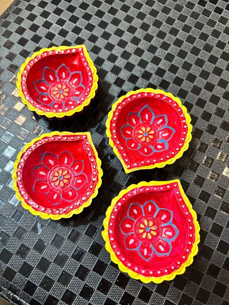 Set of 4 Decorative Diyas