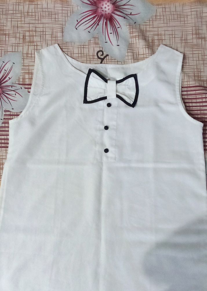 Sleeveless Korean Top