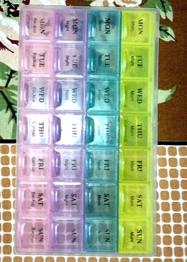 Weekly Medicine Holder