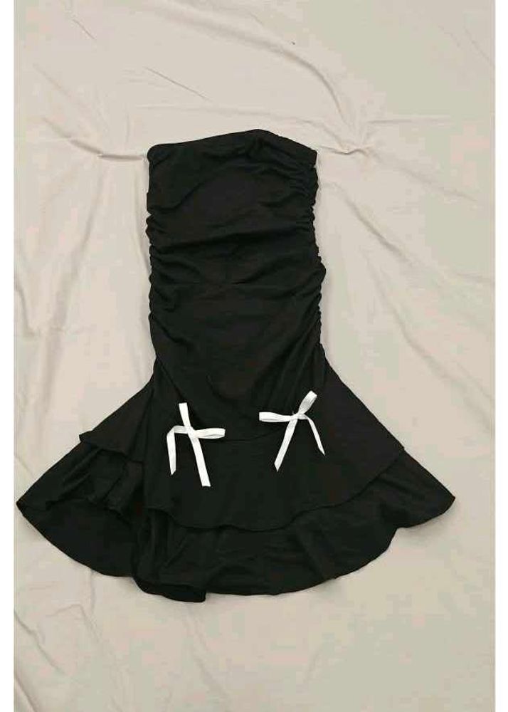 Chic Black Strapless Ruched Dress