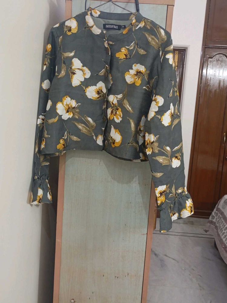 Chic Floral Print Cropped Top