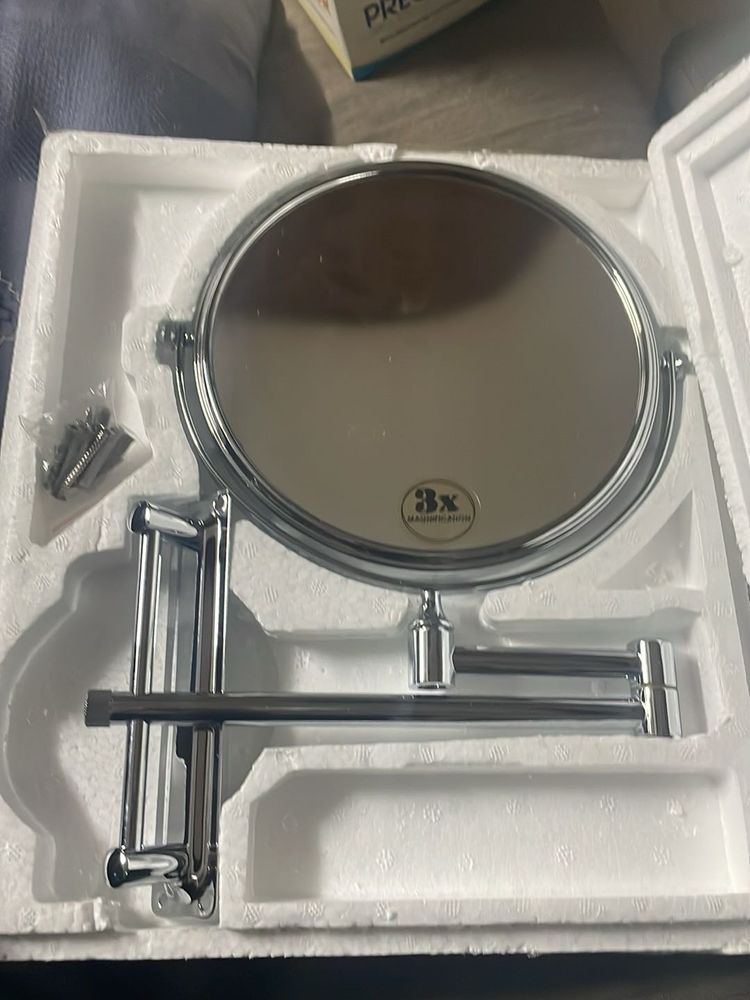 New magnifying bathroom mirror