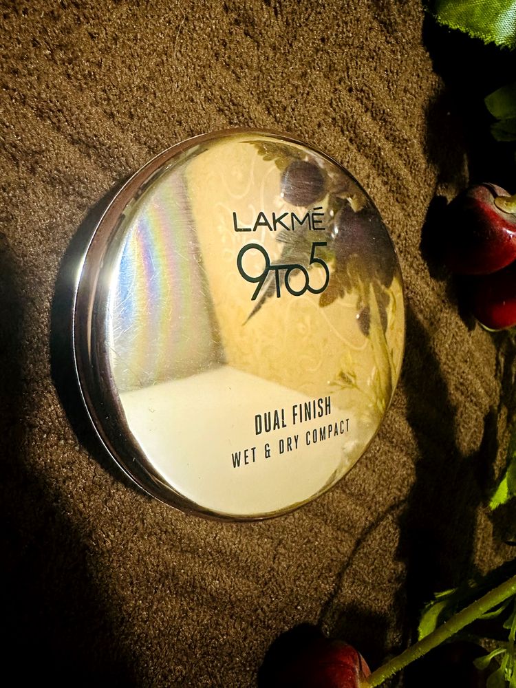 lakme 9 to 5 dual finish compact