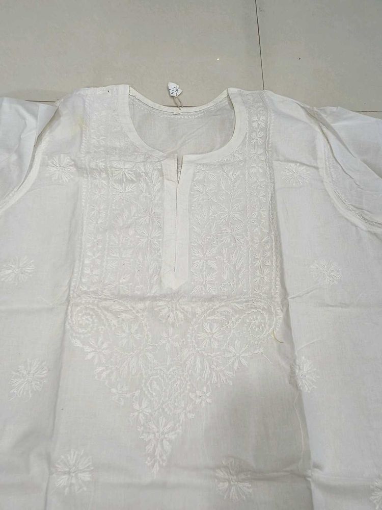 Elegant White Chikankari Kurta