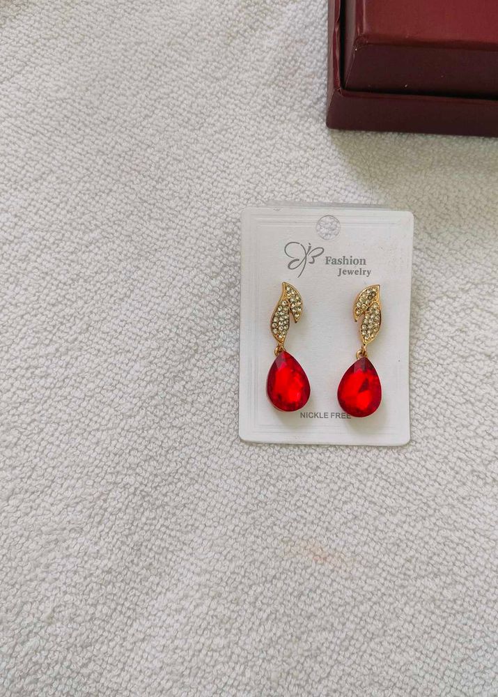 Sparkling  unique Red Earrings