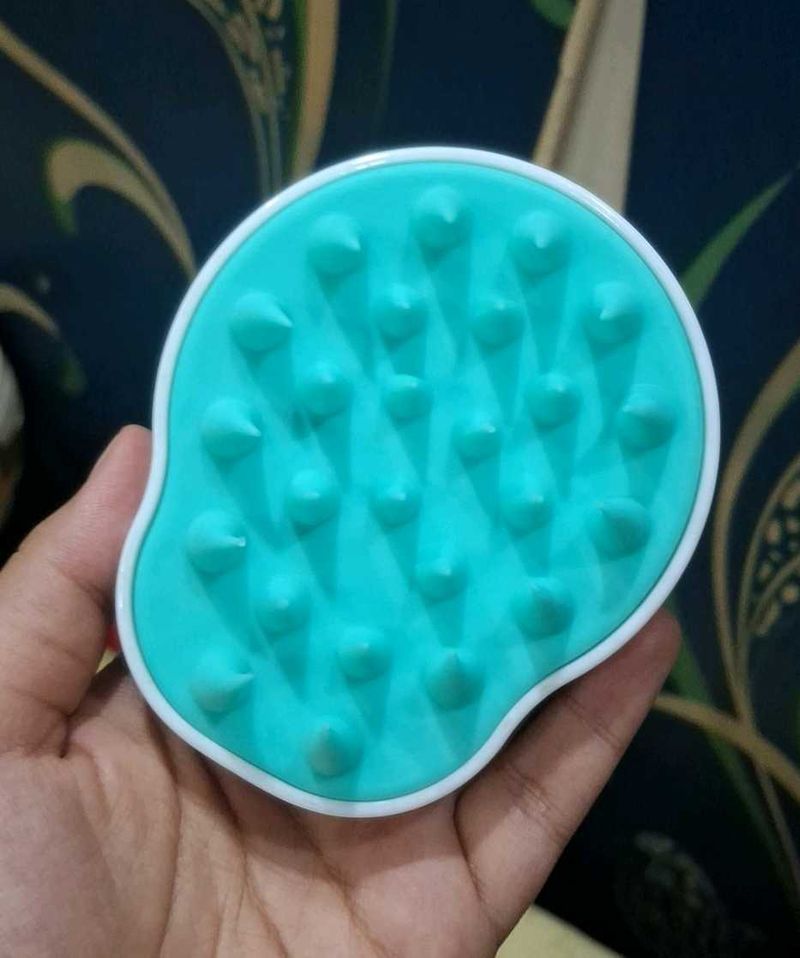 IKONIC Scalp Massager Shampoo Brush