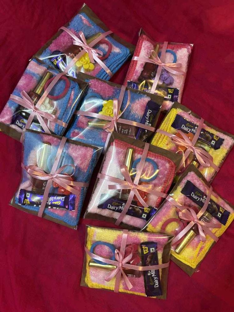 Cute Gift Sets with Hair Accessories &amp; Chocolate