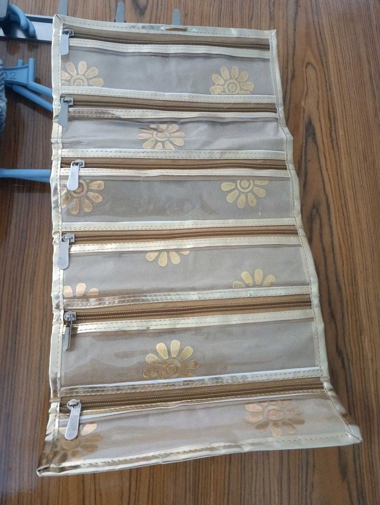 🆕 🆕 Gold Floral Jewellery Organizer Bag
