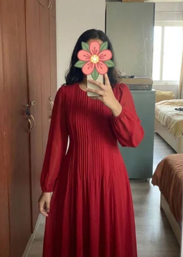 Elegant Red Pleated Maxi Dress