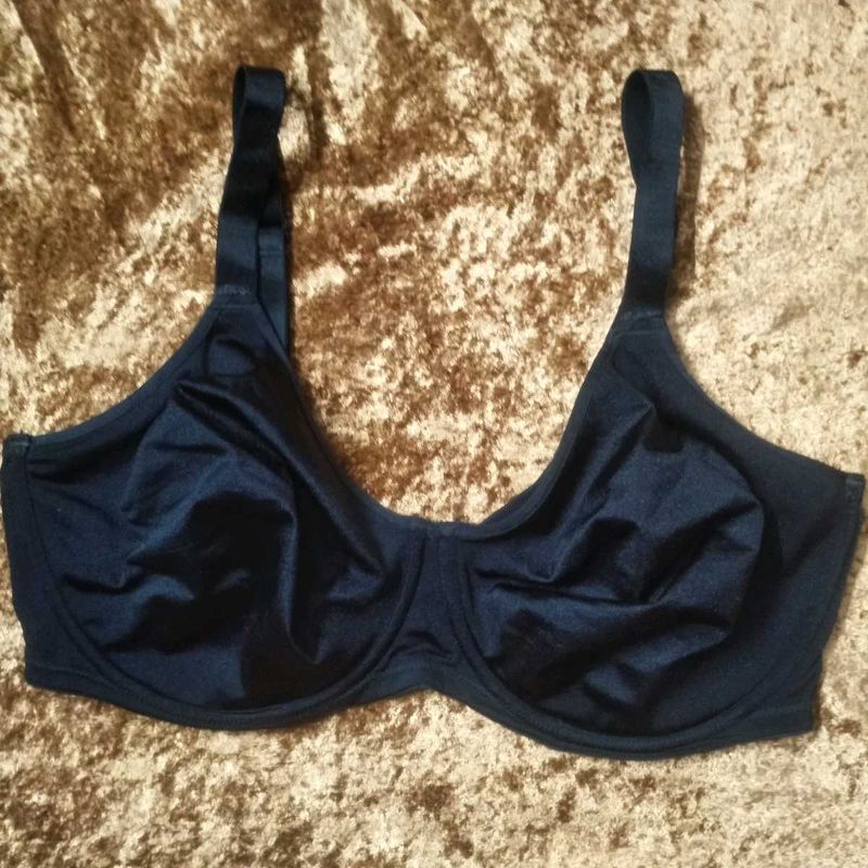 black underwired brassiere