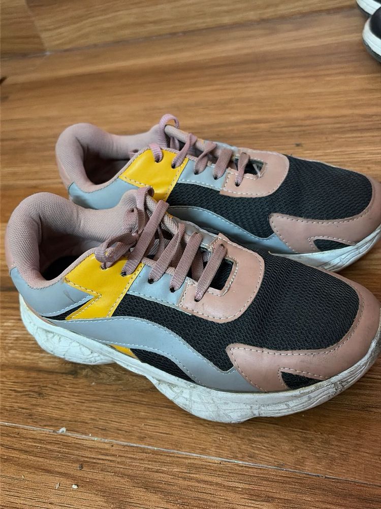 Stylish Women's Sneakers!