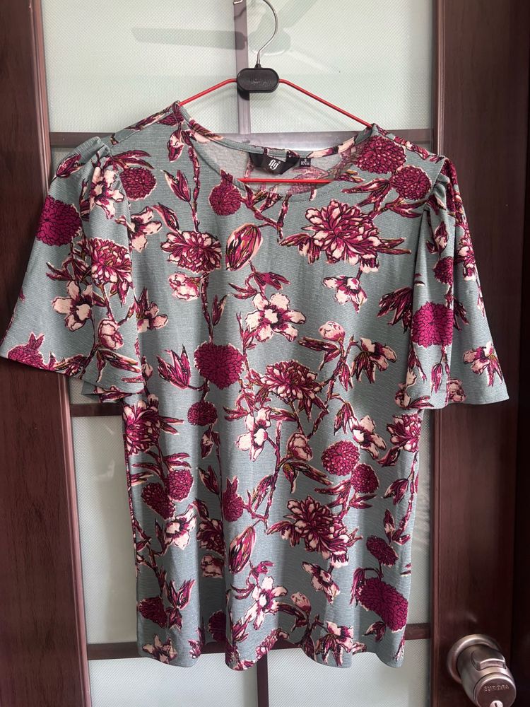Floral Print Puff Sleeve Top