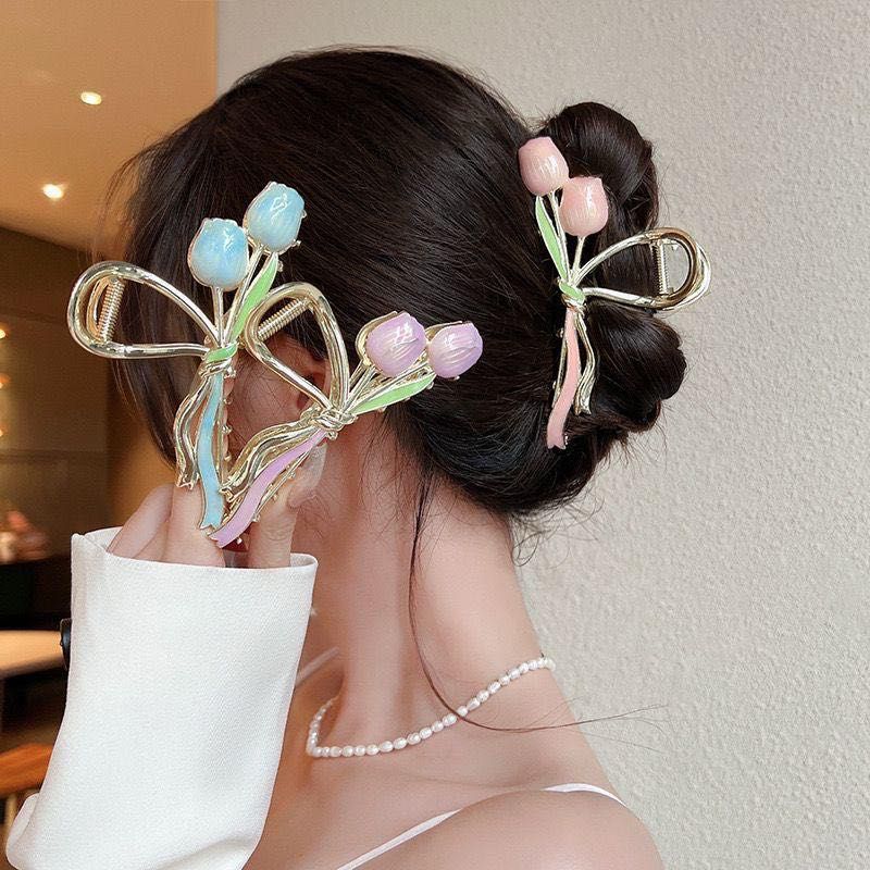 Flower Mina Clutchers