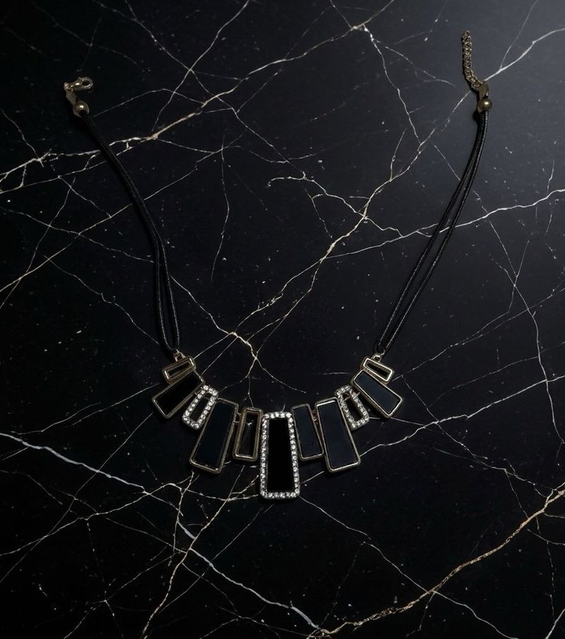Stylish Geometric Statement Necklace