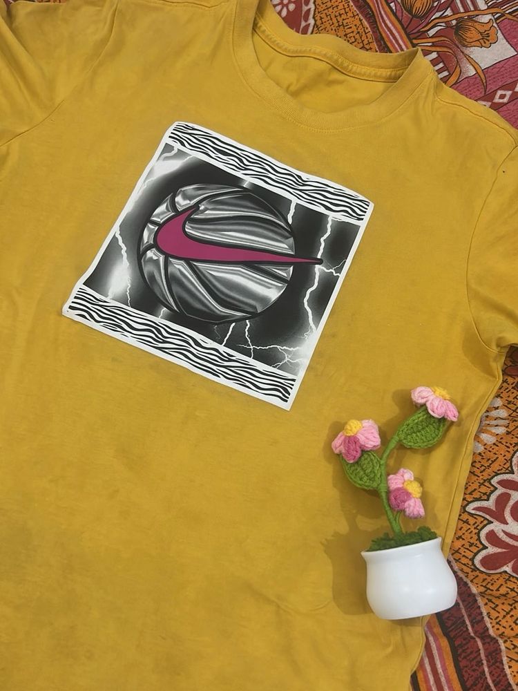 Nike Graphic T-Shirt