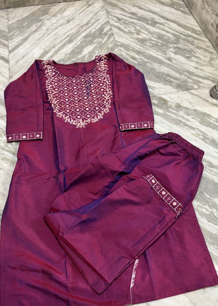 Elegant Purple Embroidered Kurta Set
