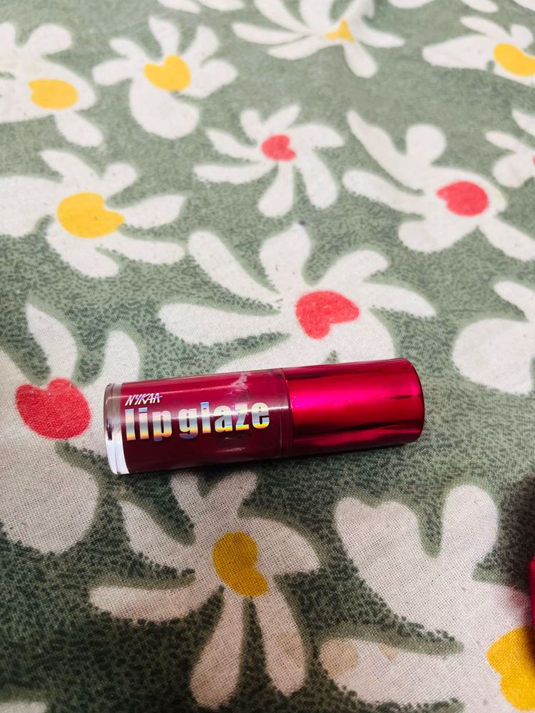 Nykaa Lip Glaze - Rich Red Shade