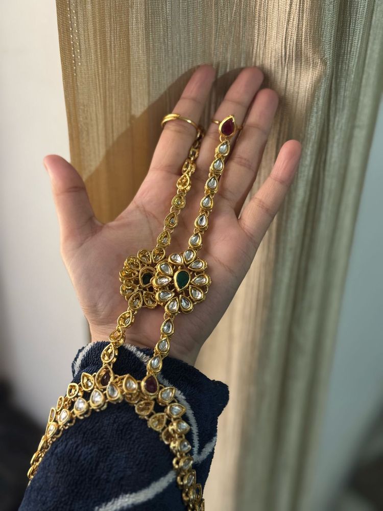 Elegant Kundan Hathphool