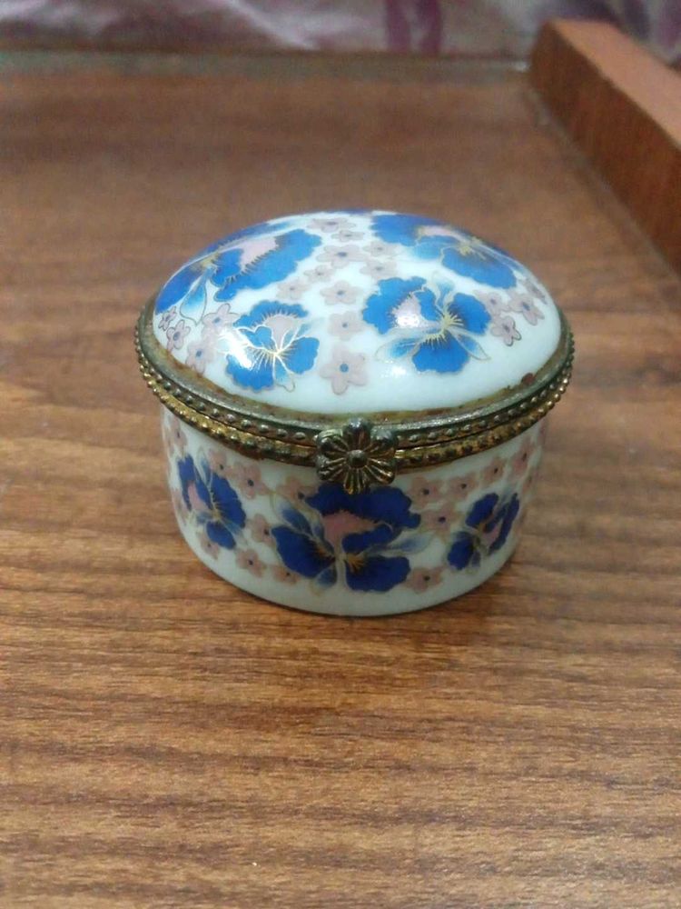 Vintage Floral Trinket Box