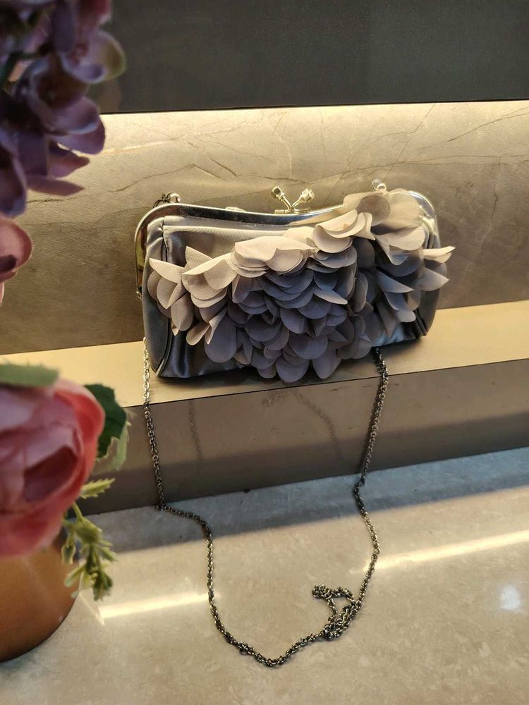 Elegant Floral Clasp Clutch Bag