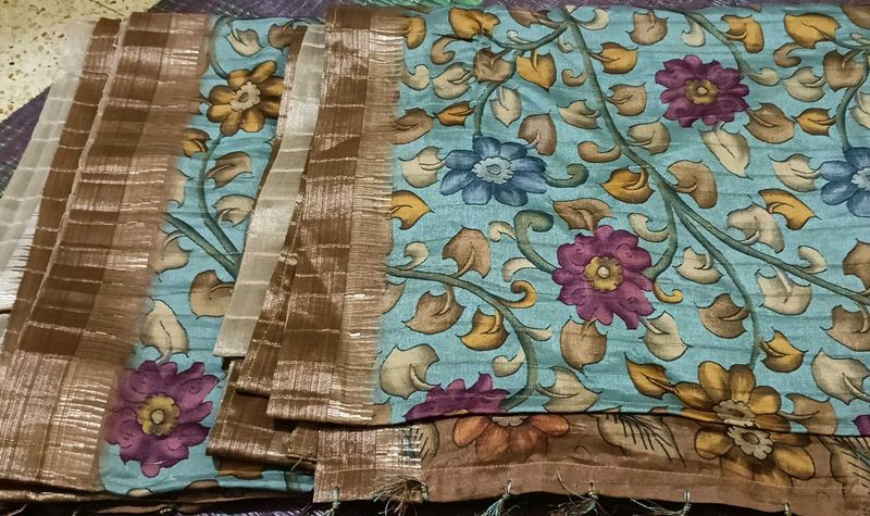 Beautiful Floral Print Saree