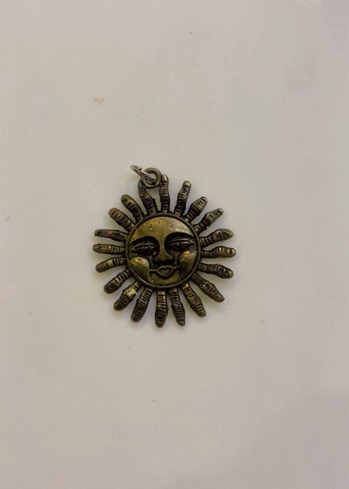 Sun Charm Pendant l last pc