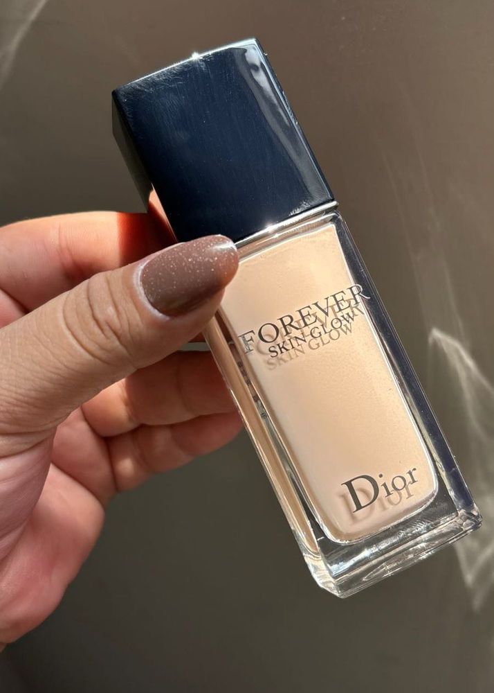 DIOR Forever Skin Glow 24h Hydrating Foundation