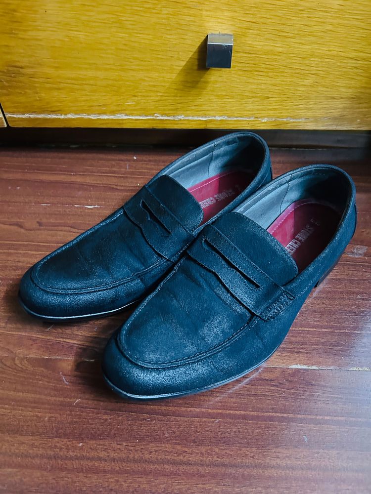 NAVY SHOES