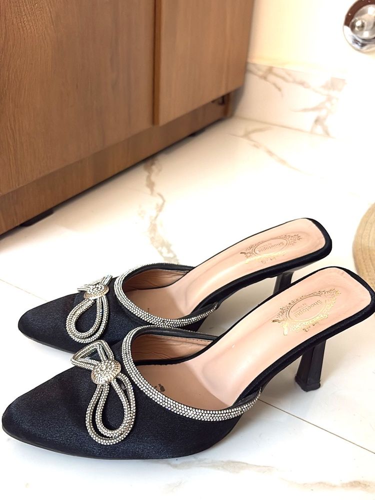 Elegant Black Bow Heels
