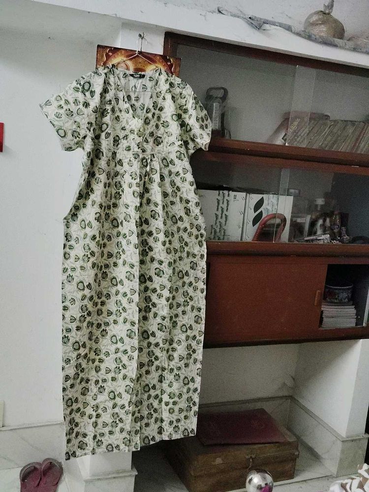 127.Comfortable Printed Nightgown