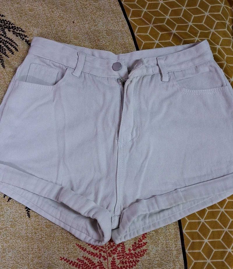 High Waisted White Denim Shorts🐇