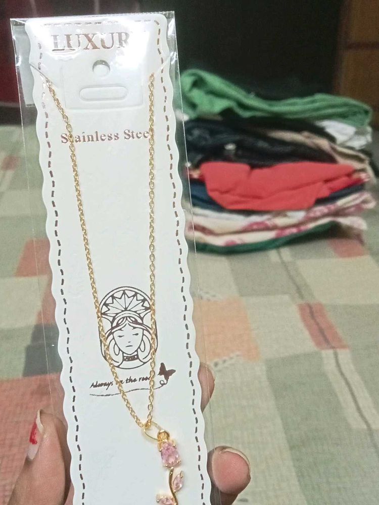 Elegant Rose Pendant Necklace