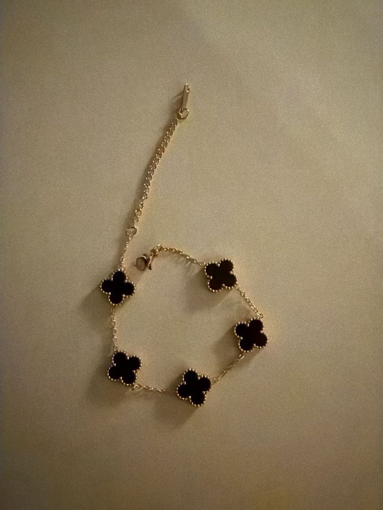 Elegant Clover Charm Bracelet