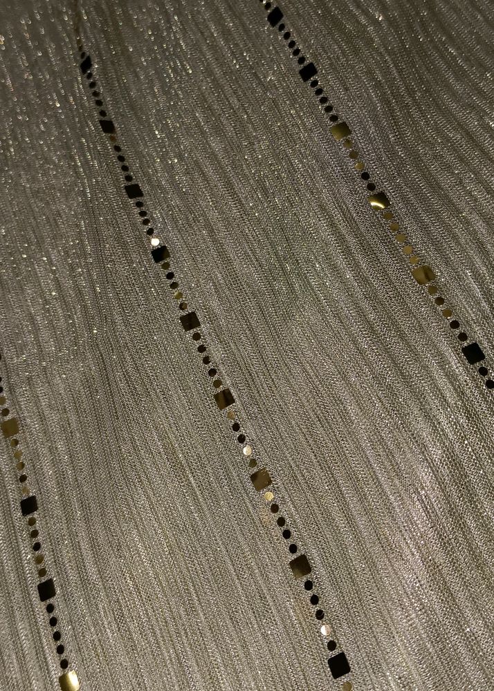 Stole Shimmery Nd Also Use Blouse Piece