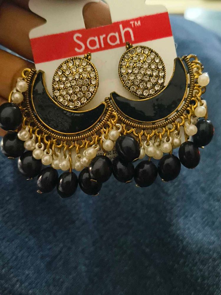 Designer Black &amp; Pearl Jhumka Earrings