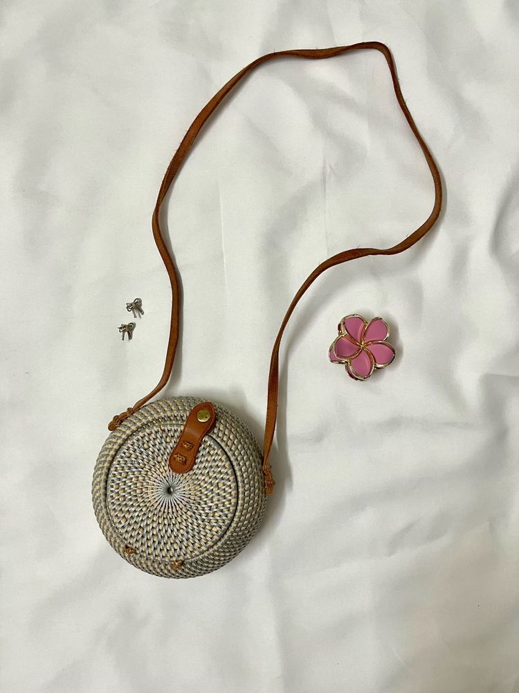 Cute Round Rattan Crossbody Bag