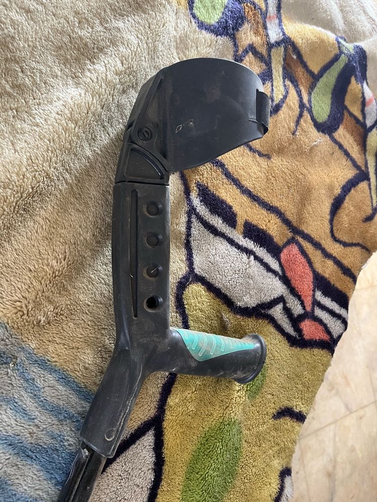 Hand Support Crutch